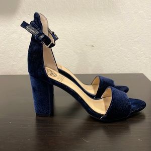 Vince Camuto Navy Blue Velvet Corlina Sandal. Size 6